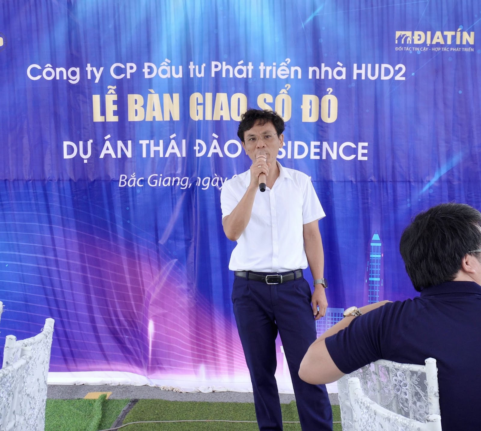 Ông Bùi Ngô Việt Cường đại diện CĐT HUD2 phát biểu ý kiến 