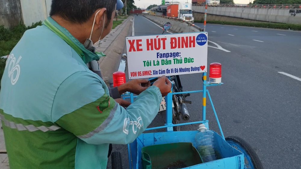 Đinh nhọn hoành hành cầu vượt Linh Xuân: Tệ nạn dai dẳng gây bức xúc