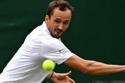 Thể thao - Video tennis Struff - Medvedev: Điểm nhấn 2 set cuối, bừng tỉnh đúng lúc (Wimbledon)