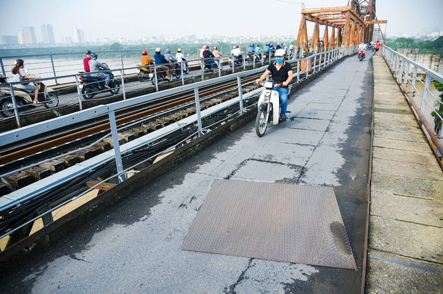 Nguy cấp: Hàng trăm cây cầu xuống cấp tại Hà Nội tiềm ẩn rủi ro mất an toàn giao thông