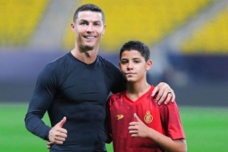 Lộ mục tiêu cuối của Ronaldo trước khi treo giày: Mơ điều đặc biệt cùng con trai