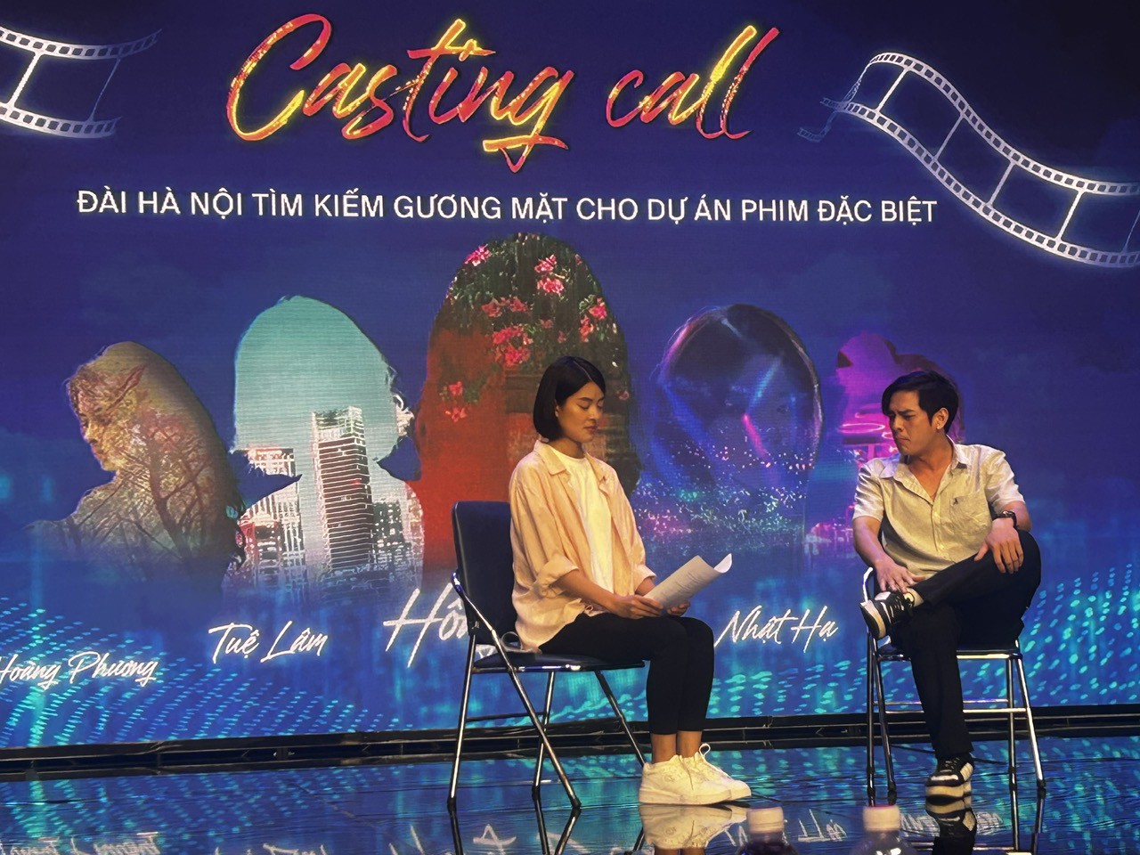 Các thí sinh không chuyên&nbsp;tới casting cho những vai phụ trong phim