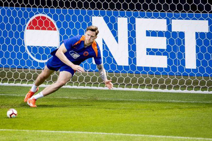 Weghorst bắt penalty trong buổi tập hôm thứ Hai của Hà Lan