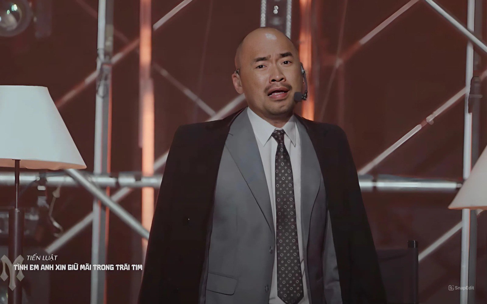 Anh Tiến Đạt 43 tuổi và "chú" Tiến Luật 41 tuổi viral mạng xã hội sau tập 2 của show Chông gai.