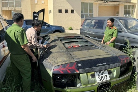 Quảng Bình Tiêu Hủy 2 Siêu Xe Lamborghini và Mercedes Trong Vụ Vận Chuyển Hàng Hóa Nhập Lậu