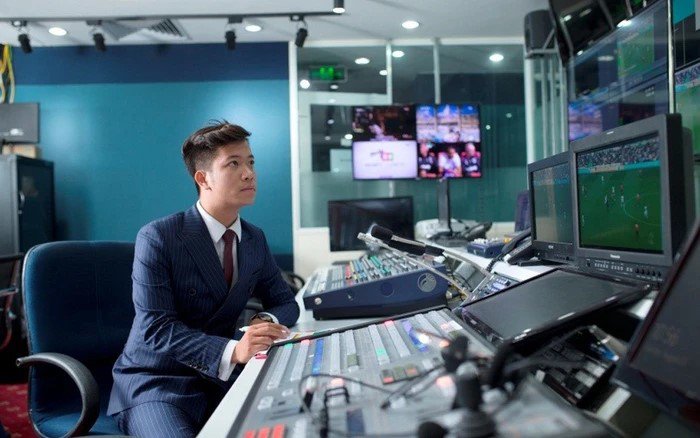 Cầu toàn và khắt khe với chính bản thân mình để trở thành người “truyền lửa” đầy nhiệt huyết trong những trận cầu là những tiêu chí hàng đầu mà BLV Anh Quân tự đặt ra cho bản thân mình.