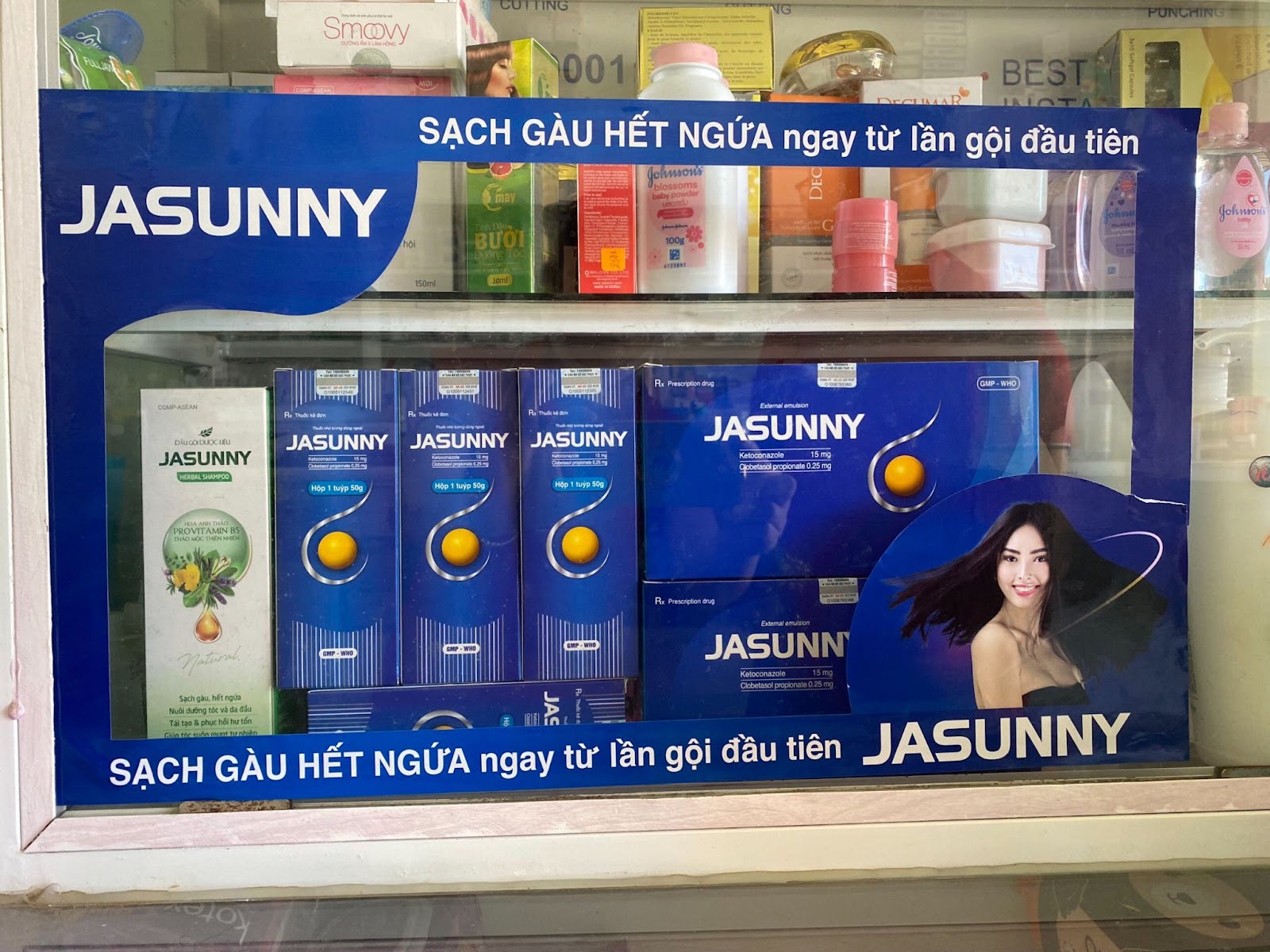 Jasunny là dầu gội trị gàu bán chạy tại nhà thuốc.
