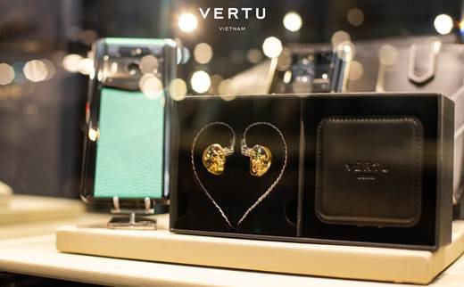 Vertu Việt Nam còn có rất nhiều sản phẩm phụ kiện cao cấp, phù hợp để khách hàng chọn làm quà tặng.
