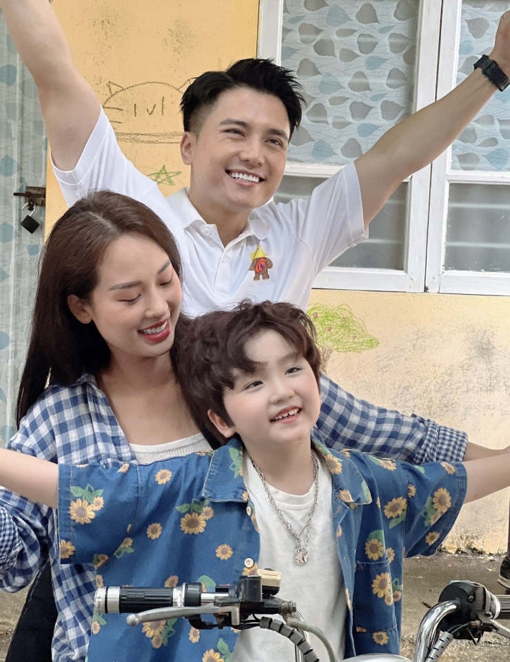 Thái Hoàng trong vai bé Cún, con của Yên và Hào.&nbsp;