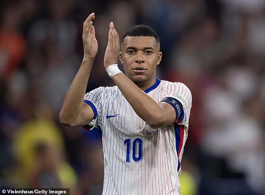 Mbappe làm sập trang web của Real Madrid khi số lượng người mua áo đấu của anh cao kỷ lục. ẢNH: GETTY