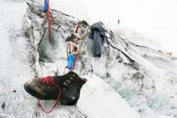 Media - Băng tan, hé lộ thi thể người mất tích hơn 2 thập kỷ trên núi cao