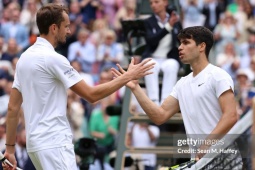 Thể thao - Video tennis Medvedev - Alcaraz: Bừng tỉnh sau tie-break, vé chung kết về tay (Wimbledon)