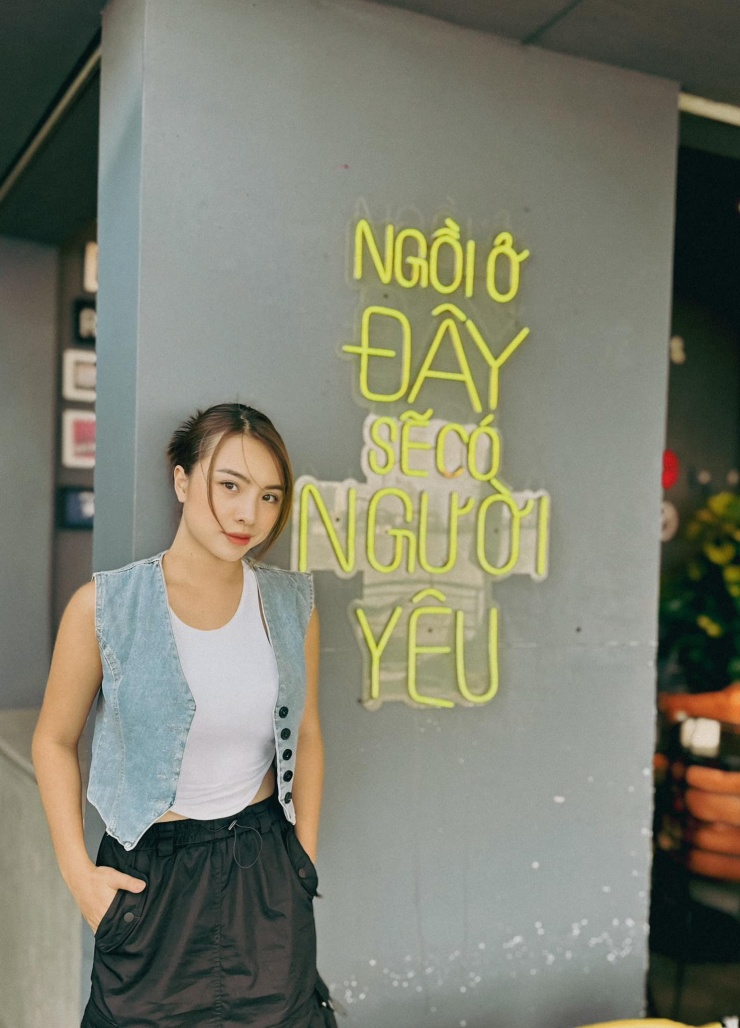 Nữ diễn viên từng chia sẻ vì có gương mặt "hợp vai ác" nên cô hay được giao thể hiện những nhân vật có số phận và tính cách ghê gớm.&nbsp;