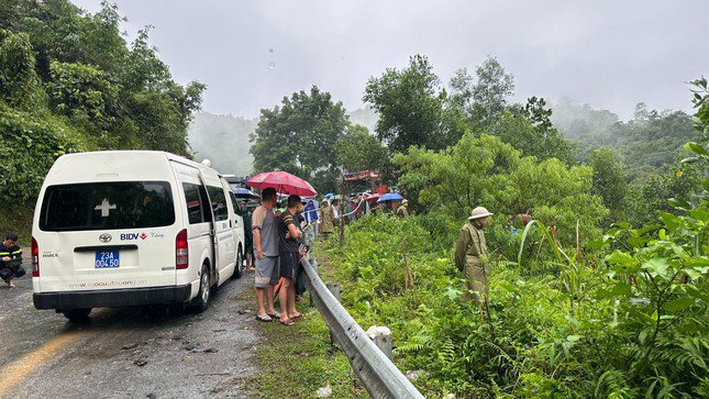 Thảm kịch sạt lở đất kinh hoàng tại Hà Giang: Hơn 10 người thương vong, công tác cứu hộ gấp rút