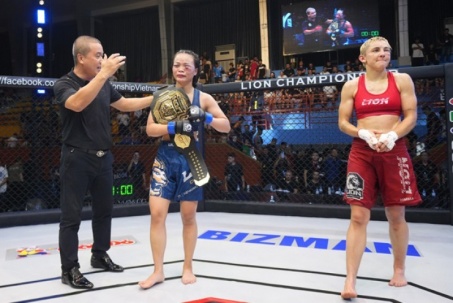 Mãn nhãn MMA Việt Nam: Thanh Bình đả bại "Bông hồng Hungary", Tùng "Búa" xin thua