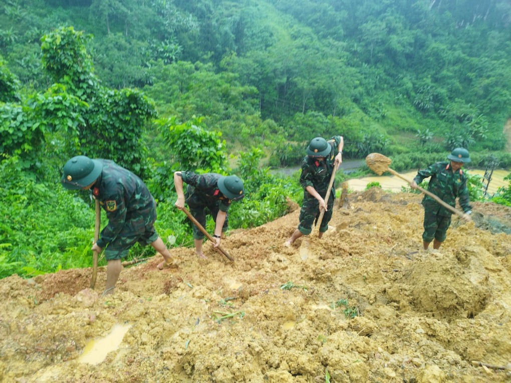 Sạt lở kinh hoàng ở Hà Giang: 7 người tử vong, lực lượng cứu hộ khẩn trương tìm kiếm nạn nhân