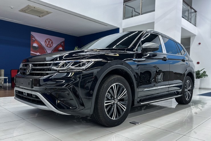 Đây là các nâng cấp mới trên xe Volkswagen Tiguan Platinum, giá bán gần 1,69 tỷ đồng - 2