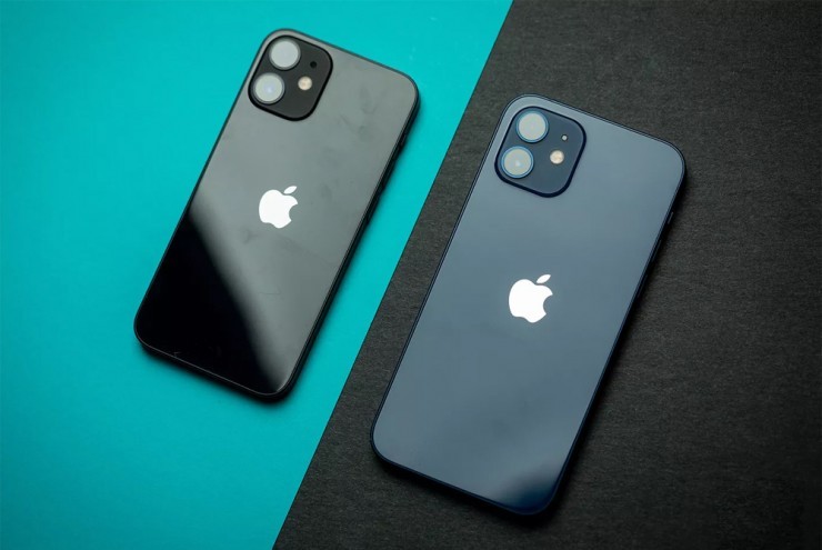 2 iPhone nhỏ gọn dùng tốt, chụp đẹp, giá rất dễ mua