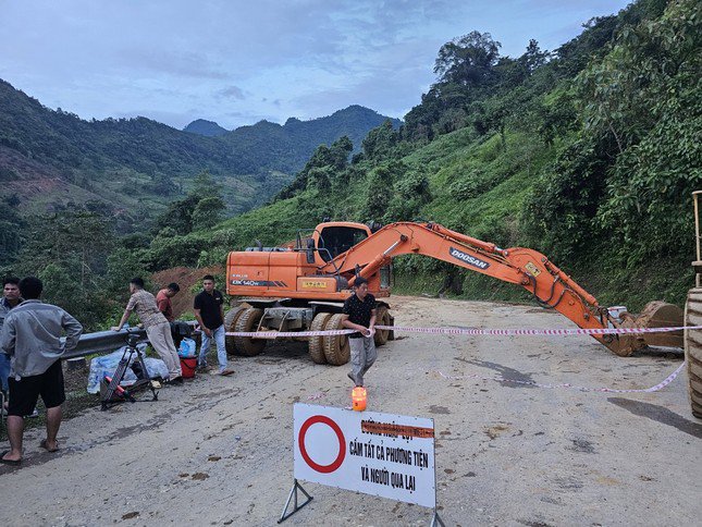 Cuộc chiến với thời gian: Hành trình đầy hy vọng nhưng đẫm nước mắt của cảnh sát PCCC&CNCH