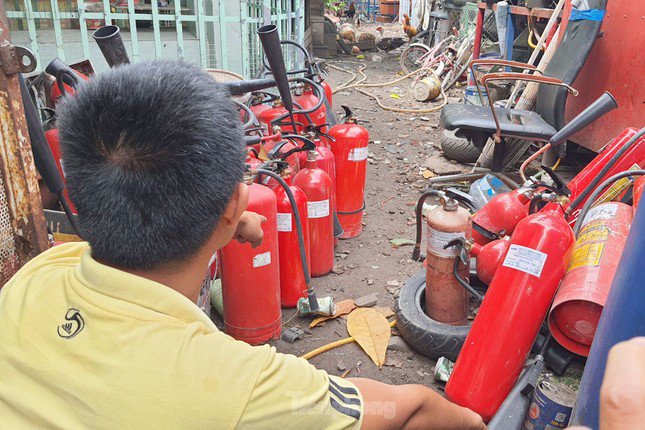 Đám cháy thương tâm cướp đi sinh mạng 3 mẹ con, hàng xóm bất lực dù dùng hơn 30 bình chữa cháy