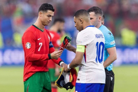 Đội hình SAO gây thất vọng nhất EURO: Ronaldo "chung mâm" với Lukaku
