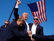 Thế giới - Nắm đấm và chuỗi hành động "chuyển nguy thành cơ" của ông Trump ngay sau khi bị bắn