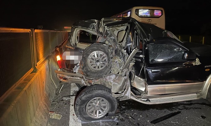 Ôtô 7 chỗ biến dạng sau tai nạn. Ảnh: Người dân cung cấp