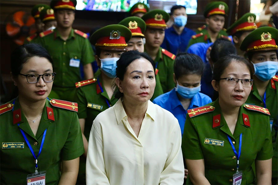 Lãnh đạo ngân hàng 