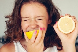 Tin tức sức khỏe - 4 loại quả đặc sản mùa hè càng ăn bàng quang càng “khóc thét”!