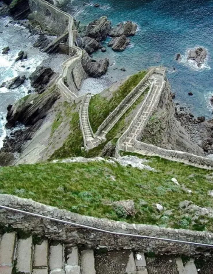 Những bậc thang "hết hồn" thu hút hàng trăm nghìn lượt du khách - 7