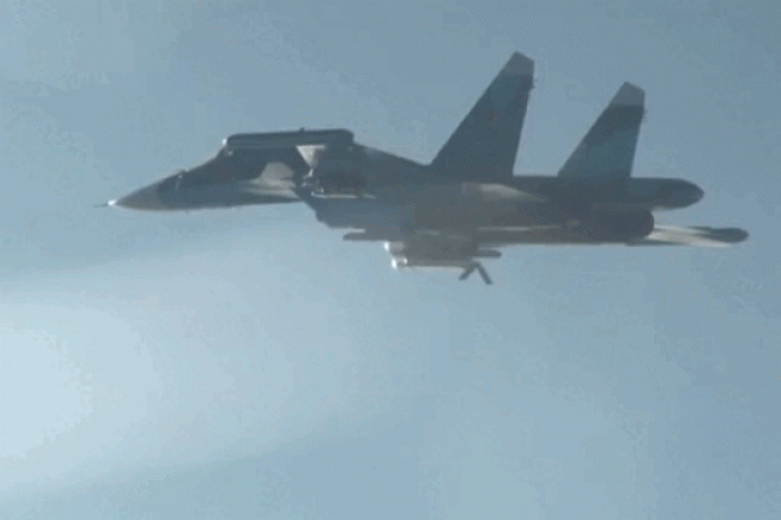 Thế giới - Nga công bố video cường kích Su-34 thả bom lượn nặng 3 tấn