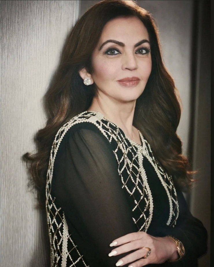 Sắc vóc tuổi 60 của vợ tỷ phú giàu nhất châu Á - 3