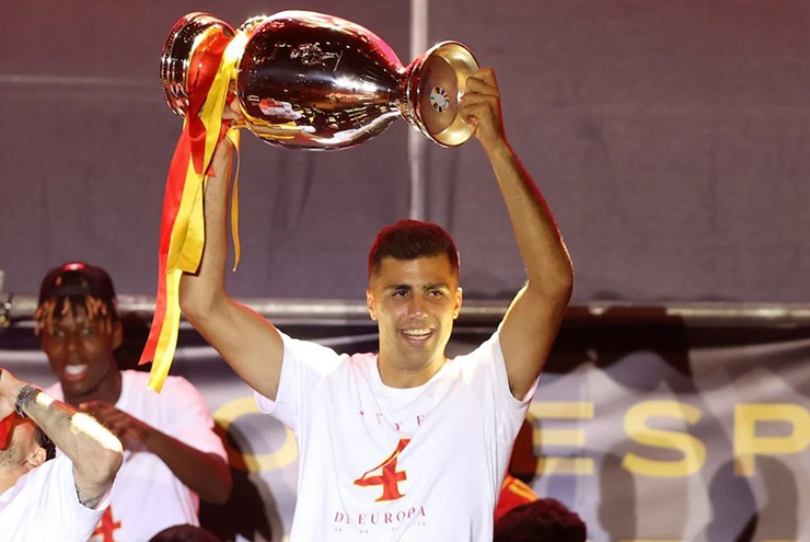 Tây Ban Nha nguy cơ bị phạt vì Rodri sau chức vô địch EURO 2024