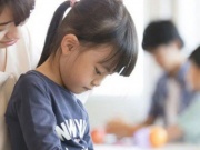 Giáo dục - du học - Trẻ thiếu tự tin có 9 dấu hiệu đáng báo động mà cha mẹ thường xem nhẹ, bỏ lỡ thời gian vàng khắc phục cho con
