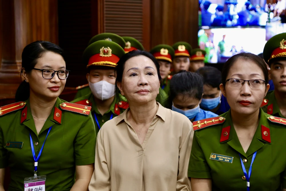 Vụ án Vạn Thịnh Phát: CQĐT thu giữ trăm tỉ đồng, phong tỏa tài khoản và kê biên bất động sản