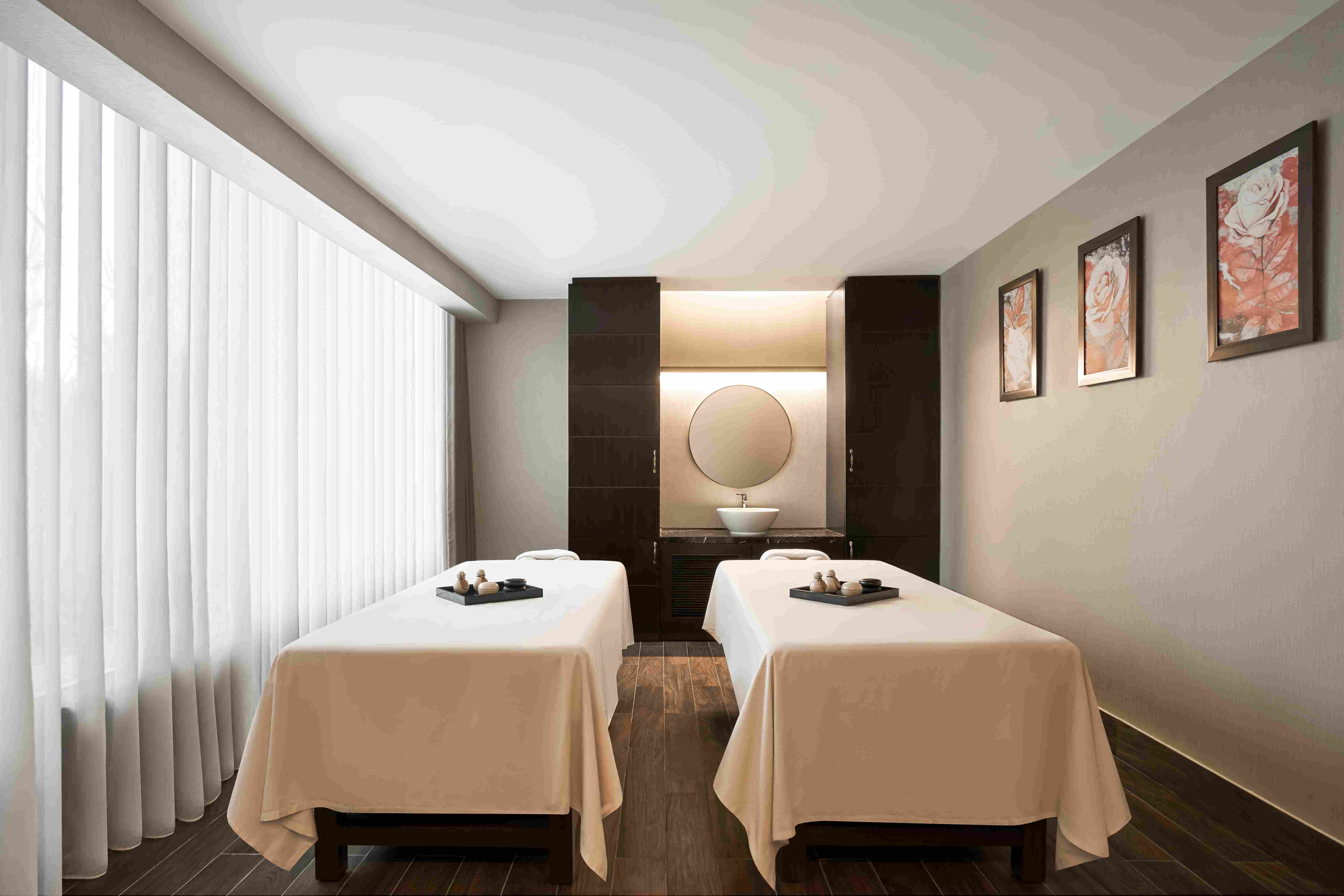 Tận hưởng dịch vụ chăm sóc sức khỏe và sắc đẹp tại Sheraton Spa.