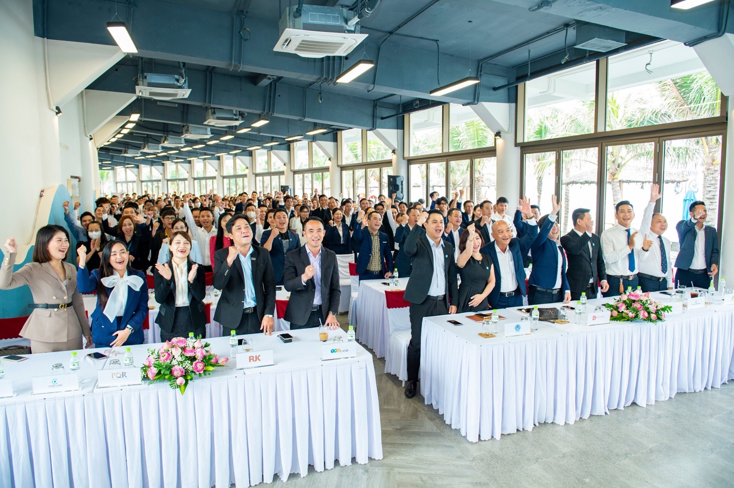 Hơn 500 chuyên viên kinh doanh tham dự buổi đào tạo chuyên sâu
Hành trình khai mở báu vật đại dương - biệt thự liền biển Serenity (Ảnh TDG Group)