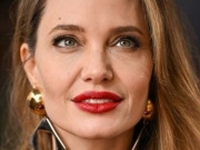 Đời sống Showbiz - Angelina Jolie ra tối hậu thư cho Brad Pitt