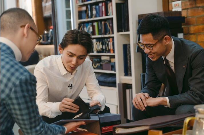 Kiên Phạm lần đầu trải nghiệm chu trình may đo Âu phục cổ điển chuyên nghiệp từ thương hiệu Việt Nam