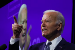 Thế giới - Bầu cử tổng thống Mỹ: Ông Biden cân nhắc dừng tranh cử, ông Trump chuẩn bị cho khoảnh khắc trọng đại