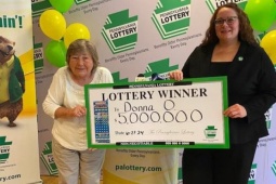 Ở nhà vì chuyến bay hoãn nhiều lần, người phụ nữ U80 trúng độc đắc hơn trăm tỷ