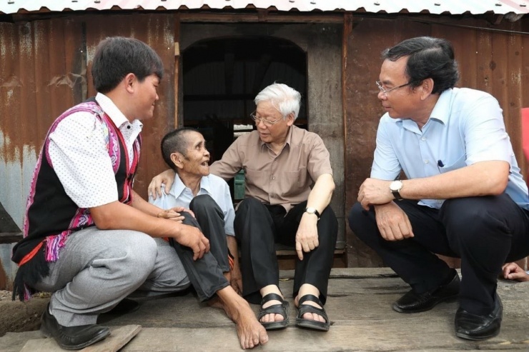 Tổng Bí thư Nguyễn Phú Trọng: Cuộc đời giản dị, gần gũi với muôn dân