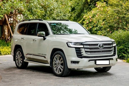 Toyota Land Cruiser LC 300 phiên bản nâng cấp lộ diện