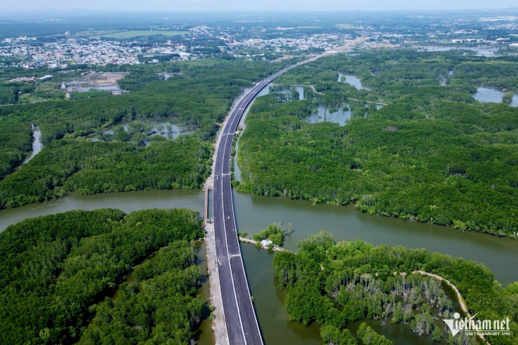 Cao tốc Bến Lức - Long Thành: Gói thầu A7 qua rừng ngập mặn hoàn thành tháng 7