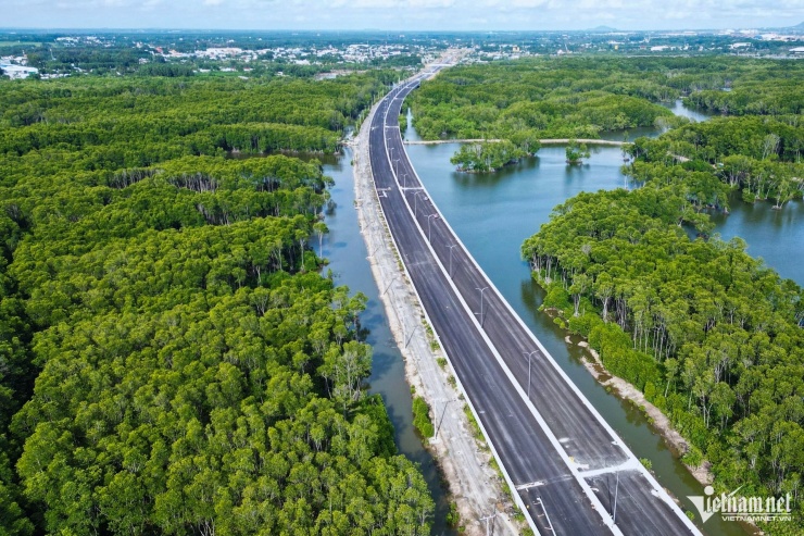 Cao tốc Bến Lức - Long Thành: Gói thầu A7 qua rừng ngập mặn hoàn thành tháng 7