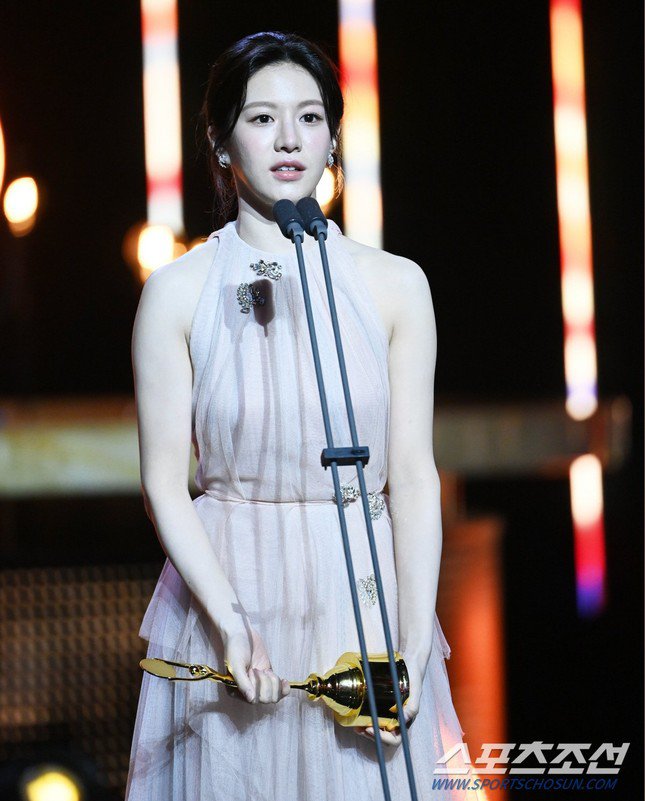 Kết quả Rồng Xanh 2024: "Moving" thắng Daesang, Park Bo Young là Thị hậu - 1