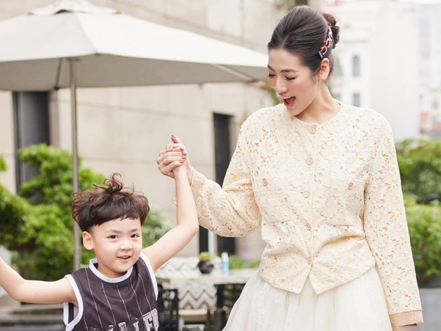 Trang phục che bụng khi bầu lần hai của Á hậu Tú Anh