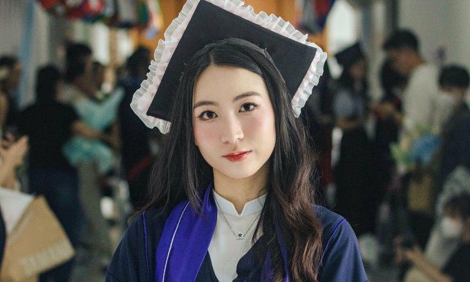 Hoài Linh trong ngày nhận bằng tốt nghiệp tại Học viện Ngoại giao, hôm 13/7. Ảnh: Nhân vật cung cấp