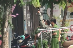 Pháp luật - Thanh niên nghi ngáo đá chém 2 cô gái trong tiệm massage ở quận 12