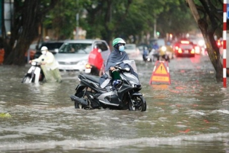 Bão số 2 đổ bộ vào miền Bắc, Hà Nội đối mặt với nguy cơ ngập úng nghiêm trọng